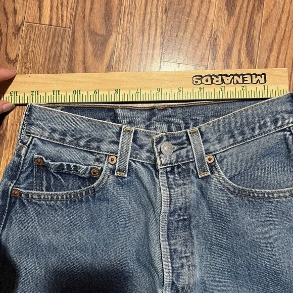 Veda RARE Levi's Cut Off Patchwork Pocket Button Fly‎ Denim Shorts Women's 24" - Picture 6 of 7